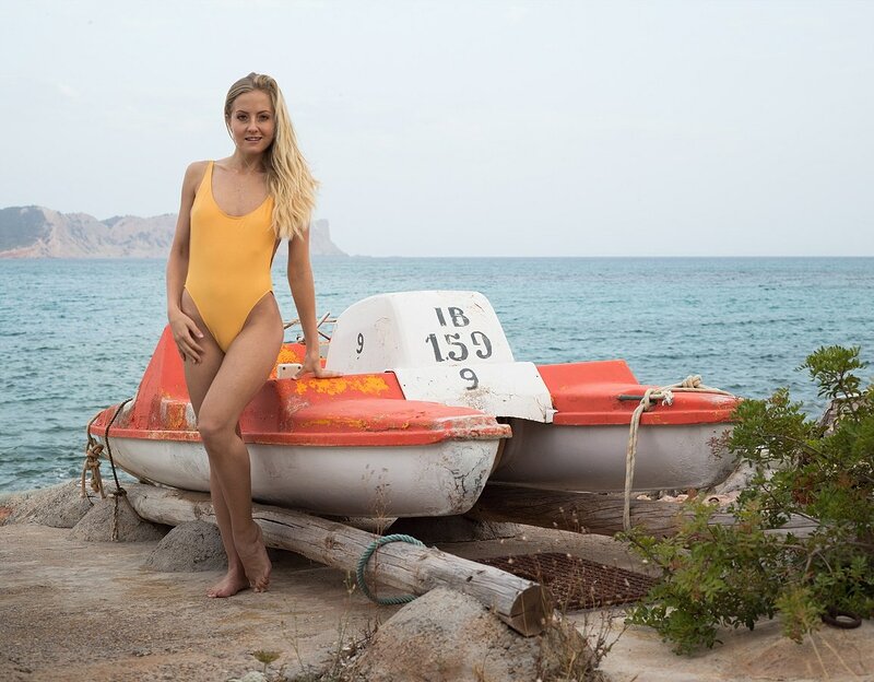 Мила, 22